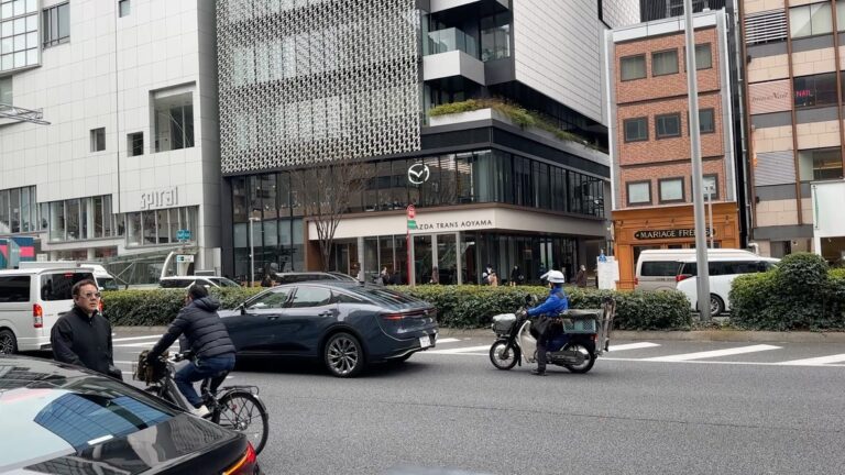 MAZDA TRANS AOYAMA ポップアップアートムービー